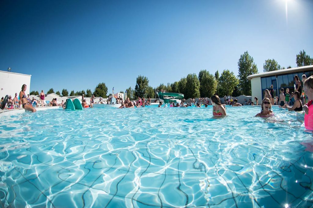 camping à la tranche sur mer avec espace aquatique